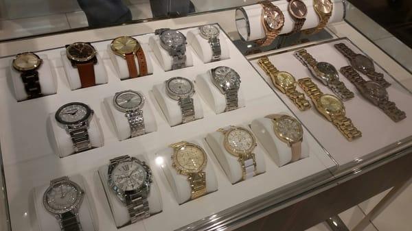 Michael Kors @ 5th Avenue Mall. See something you like? #Alaska