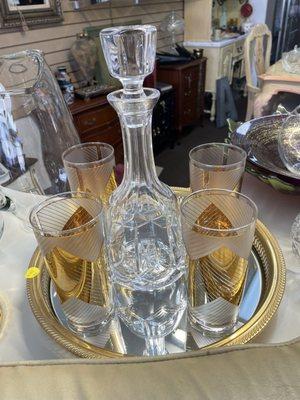 Beautiful set of vintage glasses