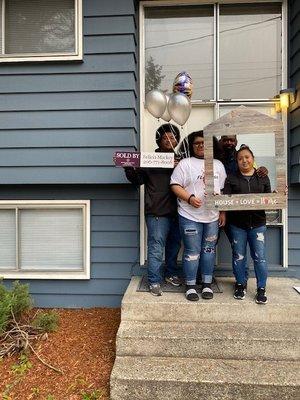 Congrats to these happy homeowner!!!!