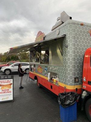 Schmidt's Food Truck Thursdays 4-8pm #UpCloseSavor XP