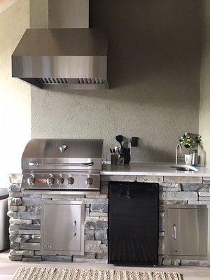 Outdoor kitchen