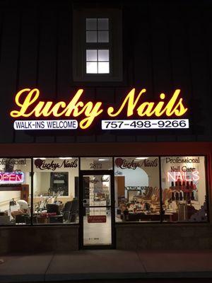 Lucky Nails