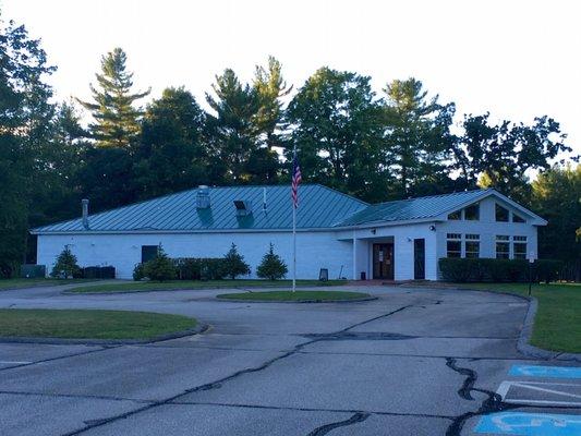 Front of the restaurant / pro shop.