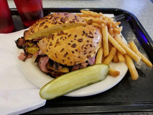 Pastrami on Onion Roll French Fries