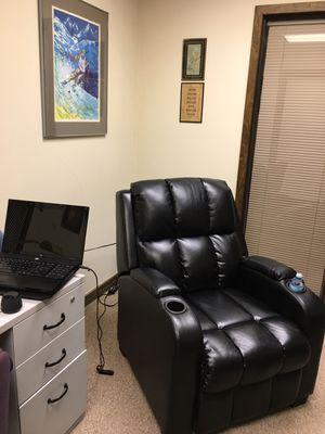 Image of the recliner for hypnosis.