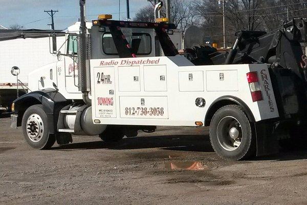 Charlie's 24 Hour Towing - (812) 738-3058