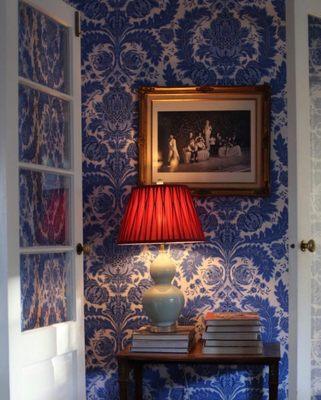 Wallpaper installation by Rodrigo