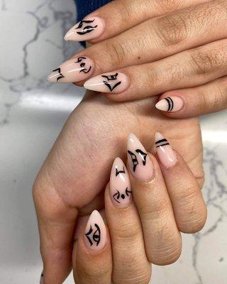 Queen Nails