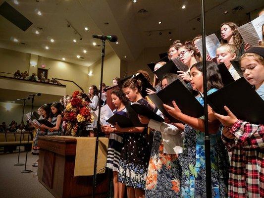 Students singing 1115 Pelham Rd, Greenville, SC; www.Morningside.org