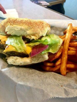 Classic Cheeseburger w/lettuce, tomato, onion and fries