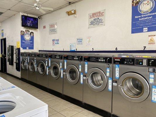 JJ's Laundromat