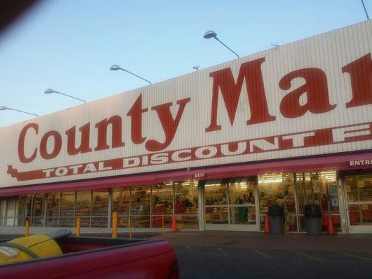 County Market Grocery & Bakery