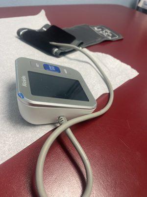 sphygmomanometer aka that blood pressure machine that squeezes your arm