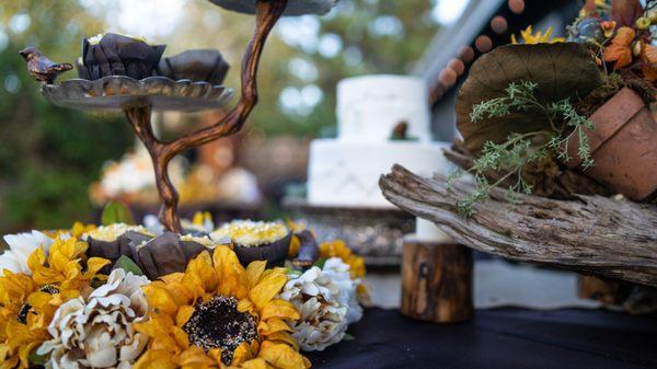 Artistic photo of decorations of wedding table.