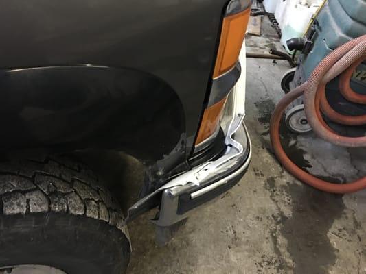 We picked up this Chevy Suburban from the auction. I think it got sold cause it ate another cars bumper.