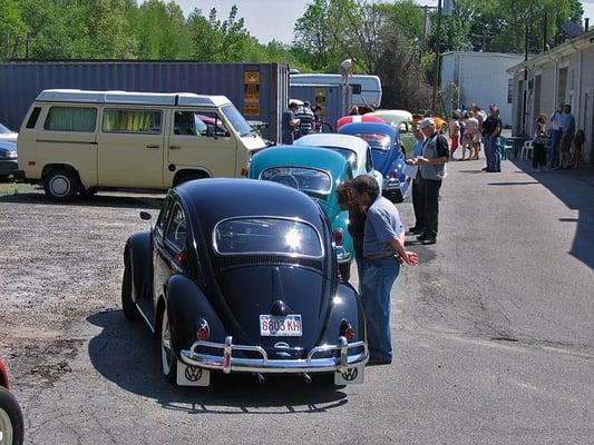 Bay State VW owner's club (BSVWOC) cruise stop at Stan's shop.