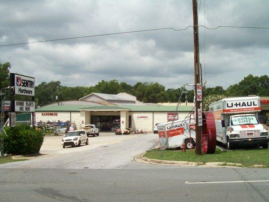 U-Haul Neighborhood Dealer