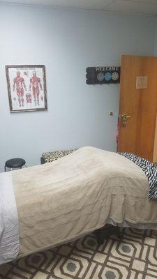 So comfortable, Quiet & Private in a Medical / Professional Environment.