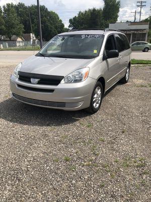 2005 Toyota Sienna $3,995