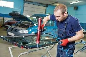 Free mobile windshield replacement and auto glass repair service in  Garland, TX 75042.