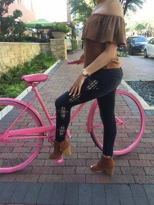 Cute outfit and cute bike... what more can you ask for??