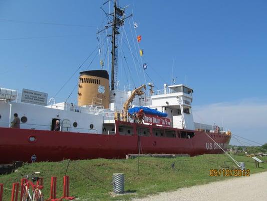 Icebreaker Mackinaw