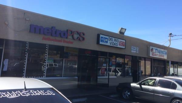 MetroPCS 
 World Wireless
 Next to the car wash