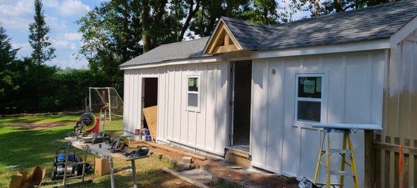 Turning a old garage to a playroom&storage.