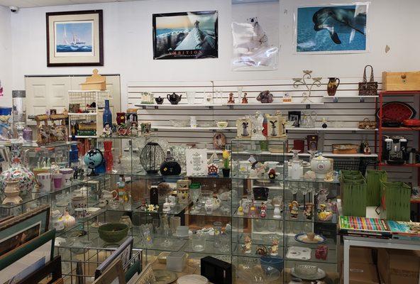 We have housewares, jewelry, pictures, lamps and so much more!