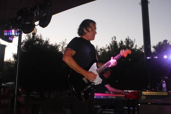 Tommy Castro playing at the 2016 Vacaville Blues festival