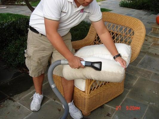 This combination of heat and no residue solution brings this outdoors cushion back to looking like new!