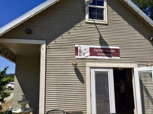 Heisen House Vineyards - Wine Tasting Entrance