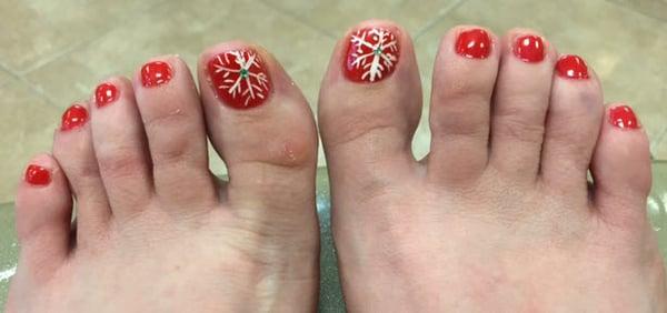 Holiday toenails