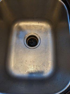 Kitchen sink after cleaning