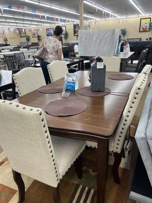 DINING SET