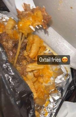 The oxtail fries are so good !!!