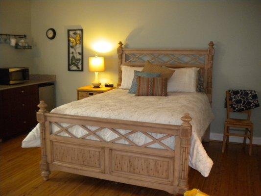 Garden Suite - Queen Size Bed