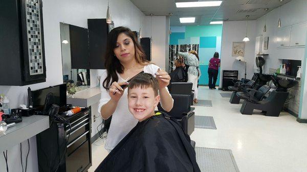 Justin gets a Great Kid cut from Anna!