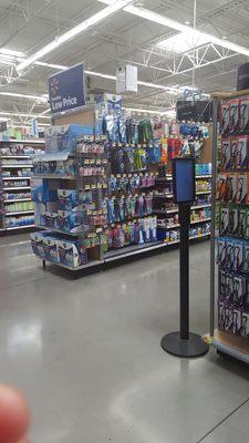 Buenos Dias. Aqui en Wal-Mart por mis medicinas. . Y por nuevas   sweet teeth = diabities. Yes yes.