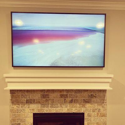 Samsun Frame TV with NO box or cords showing