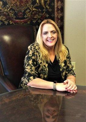 Robin G. Hughey is a partner and managing partner at the Hughey and Hughey Law Firm. She handles estate planning, probate, and wills.