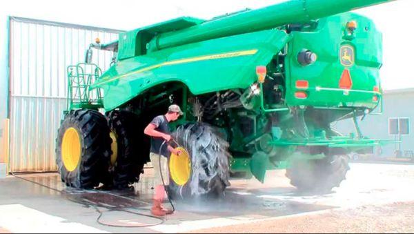 Farm & Heavy Equipment