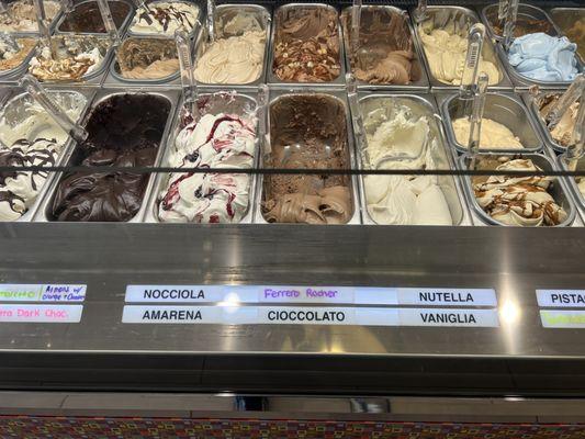 Lots of gelato flavors.