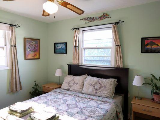 Piedmont Room - Queen Bed, lots of natural light