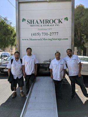 Dream team: Francisco, Pablo F, Ruben and Leonardo from Shamrock with all my worldly possessions safely loaded in their truck.