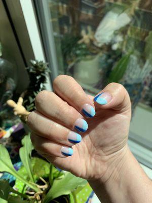 Excellent "geometric blues" gel mani