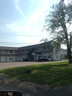 Stoughton Motel -- 1910 Washington Street / Route 138, Stoughton               Motel