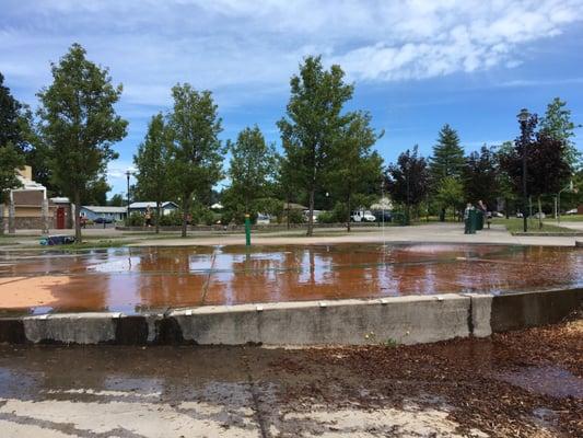 Splash pad