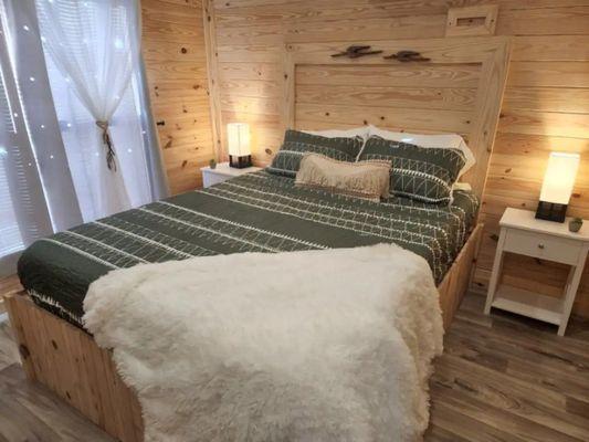 Heron's Nest Cabin tiny home rental bedroom