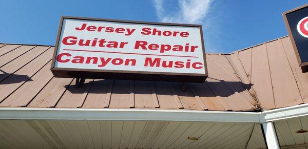 Jersey Shore Guitar and Amp Repair gor all you guitar and amp needs.